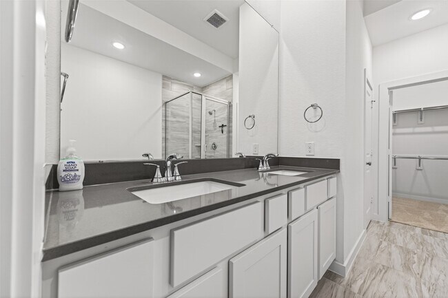 Foto del edificio - 16518 Texas Hill Country Rd