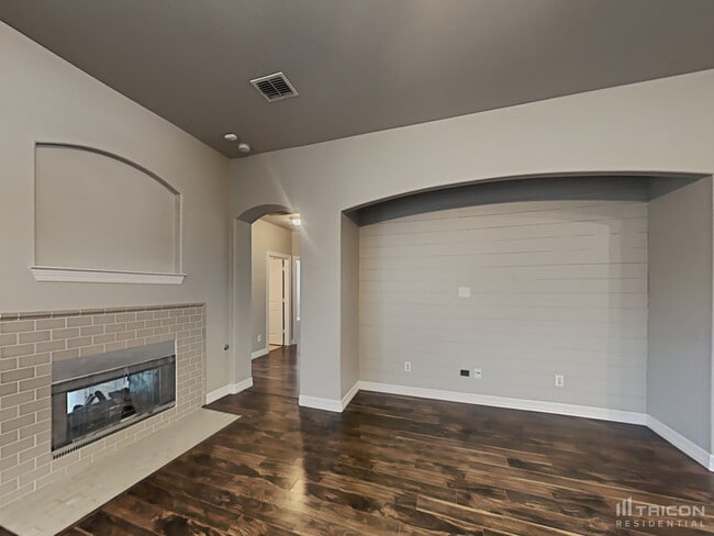 Building Photo - 1504 Rosson Rd