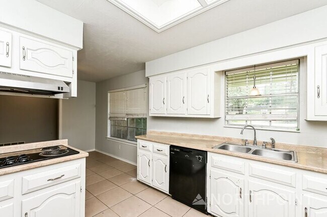 Building Photo - 1105 Cedar Ridge Dr