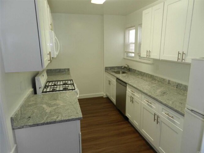 Foto del edificio - 239-10 Poplar St
