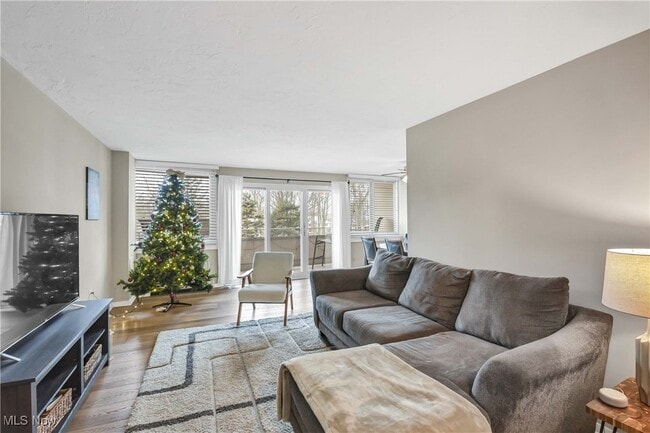 Building Photo - 12900 Lake Ave