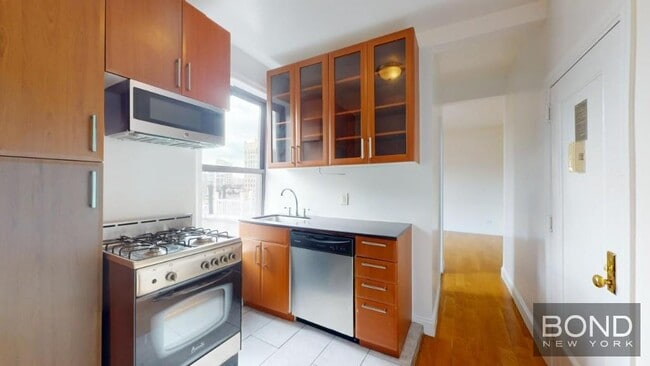 Building Photo - 229-231 East 12th Street