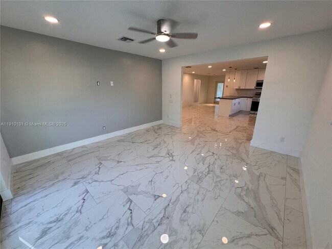 Foto del edificio - 2430 NW 22nd Rd