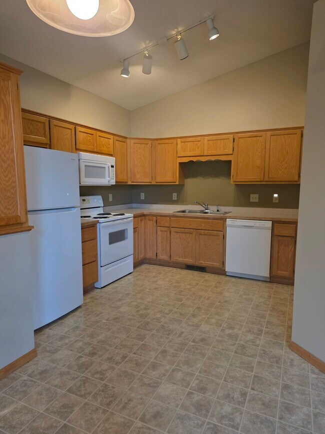 Foto del edificio - 9205 Orchard Cir