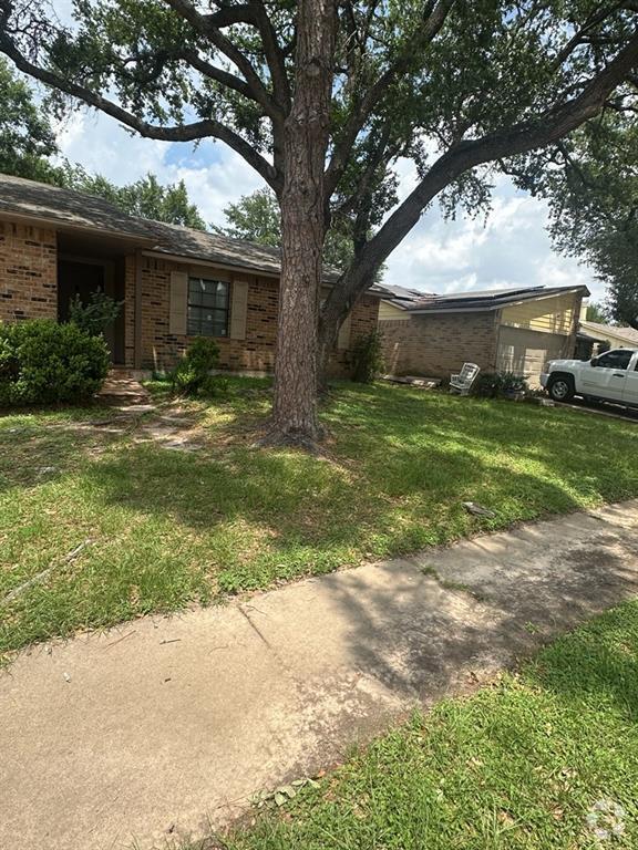 Building Photo - 17622 Autumn Hills Dr
