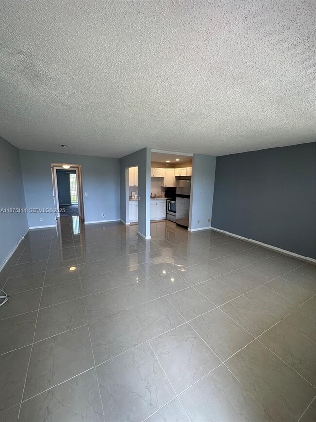 Building Photo - 37 Brighton A