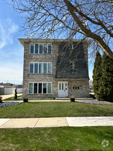 Building Photo - 16622 Crescent Ave