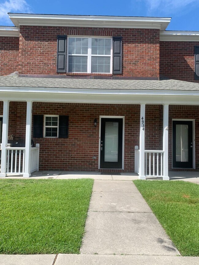 Foto del edificio - 2 Bedroom 1.5 Bath Townhome in Pleasant Gr...