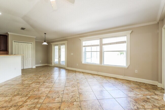 Foto del edificio - 2732 Woodsdale Dr