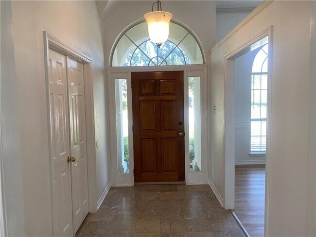 Foto del edificio - 1373 Fairfield Dr