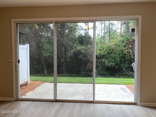 Foto del edificio - 5697 Parkstone Crossing Dr