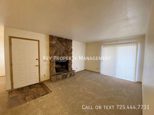 Foto del edificio - 2 BEDROOM HENDERSON CONDO!