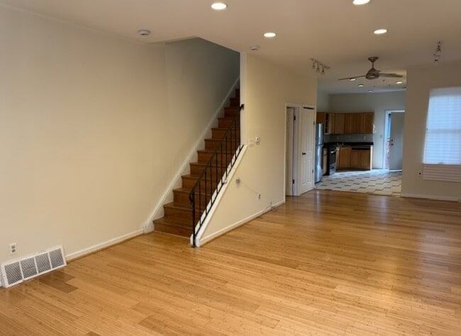 Photo - 1809 W Thompson St House