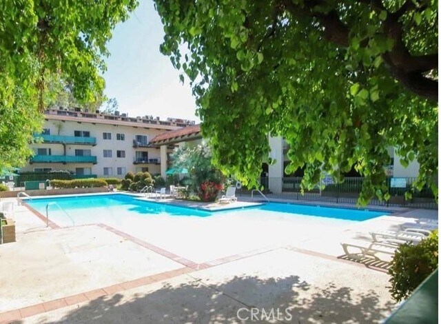 Foto del edificio - 5460 White Oak Ave