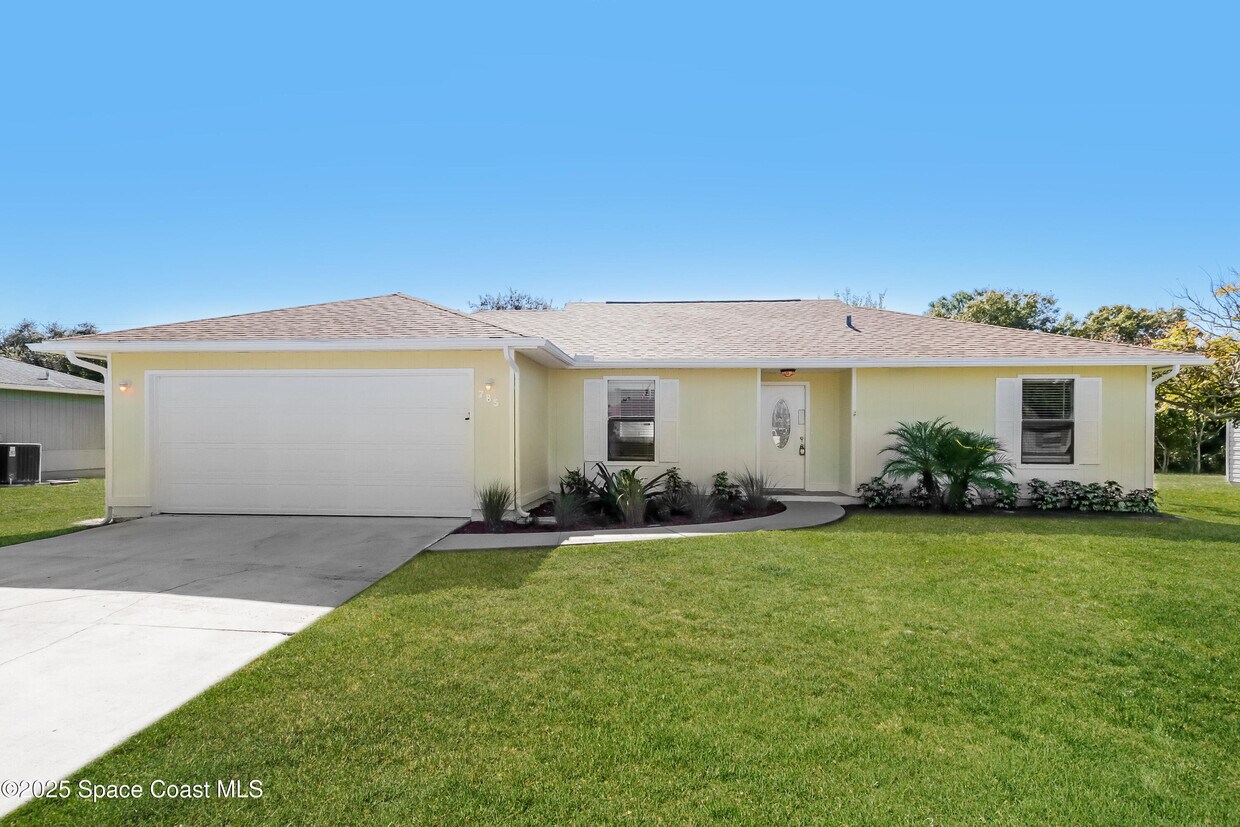 Foto principal - 785 2nd St SW