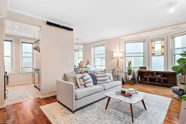 Foto del edificio - 104 W Oak St