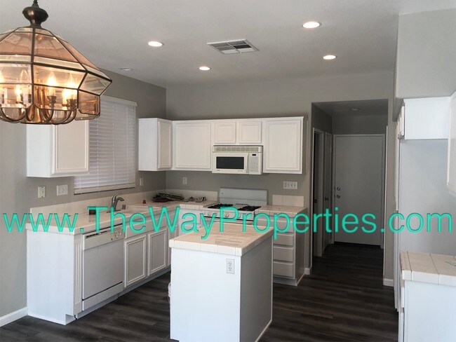 Building Photo - 13737 Sunshine Terrace St