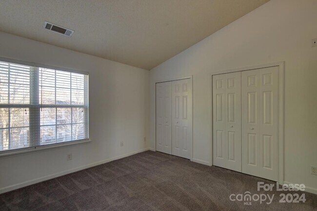 Foto del edificio - 11215 Grass Field Rd