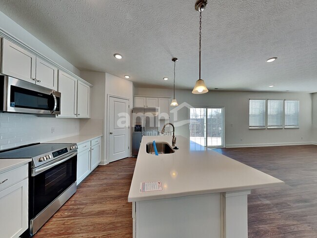 Foto del edificio - 802 Castor Ct