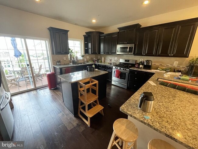 Building Photo - 7563 Crowley St