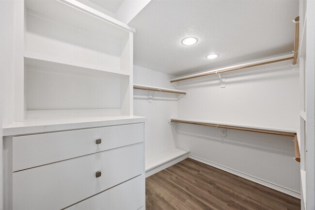 Foto del edificio - 12 Dewthread Ct