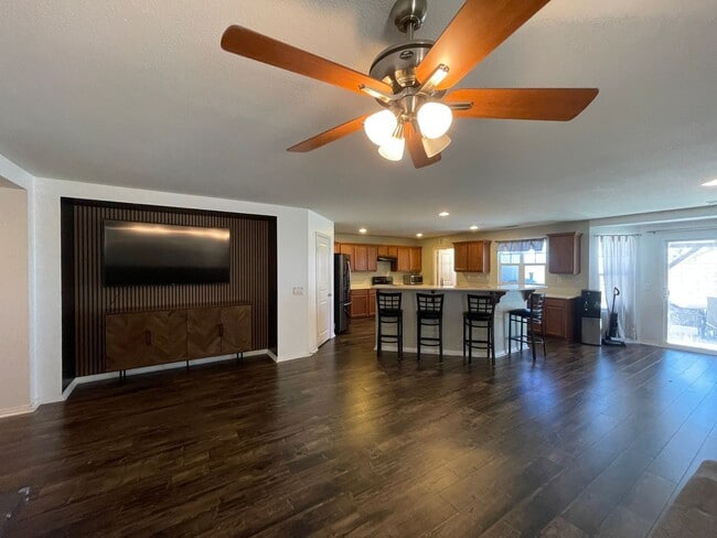 Building Photo - Lancaster 3 Bedroom + 2 Bathroom