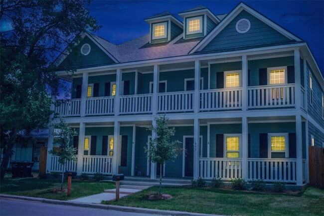 Photo - 402 Poplar St Townhome