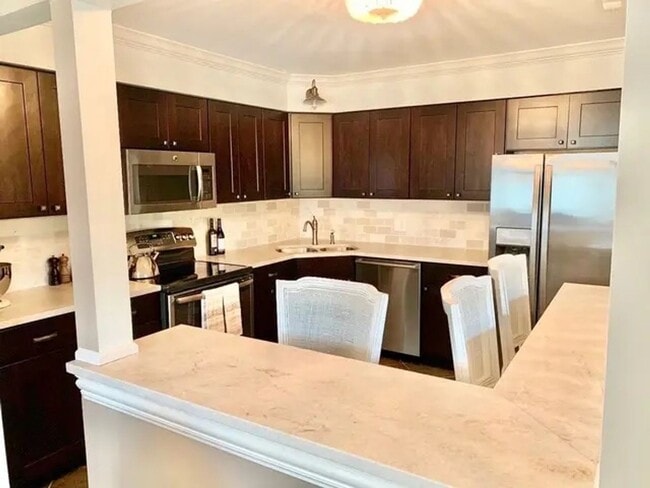 Foto del edificio - Beautiful 2-bedroom & 2-Bathroom Condo in ...