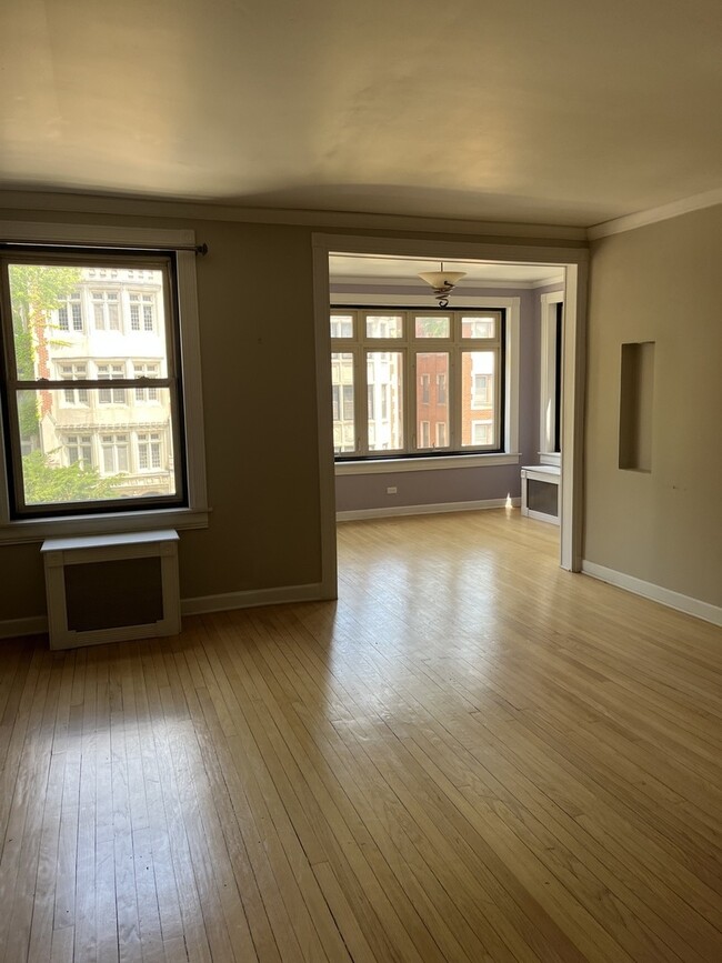 Building Photo - 6806 S Crandon Ave