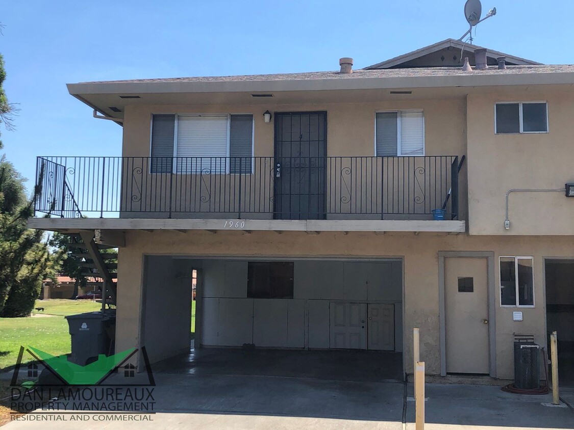 Primary Photo - 2 br, 1 bath House - 1960 Peabody Rd #4