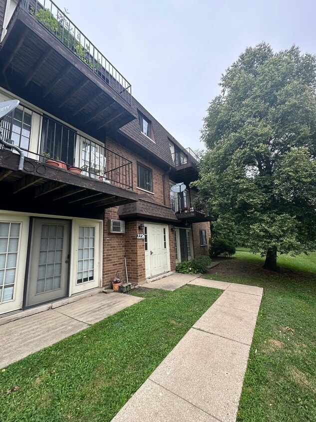 Primary Photo - 2276 Century Point Ln