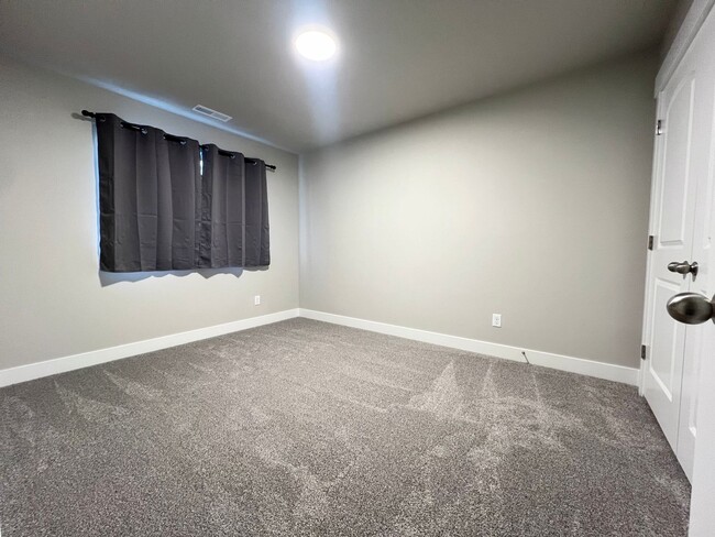 Building Photo - Newly built 3 Bed/2.5 Bath Townhome