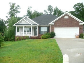 Building Photo - 420 Burgamy Ridge