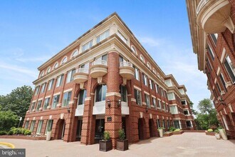 Building Photo - 625 Slaters Ln