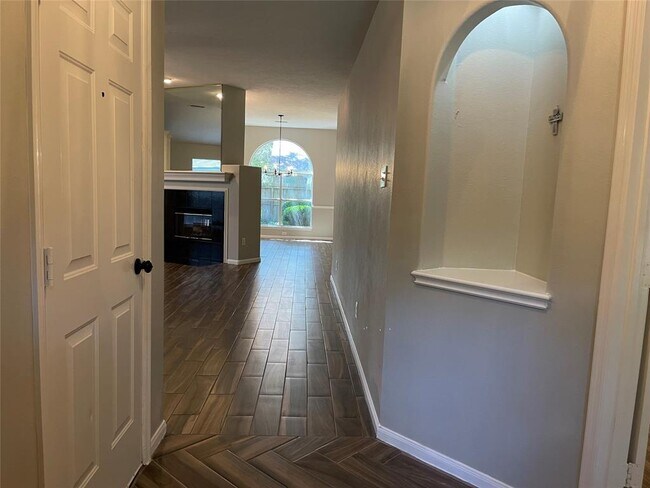 Building Photo - 38 Tivoli Garden Ct