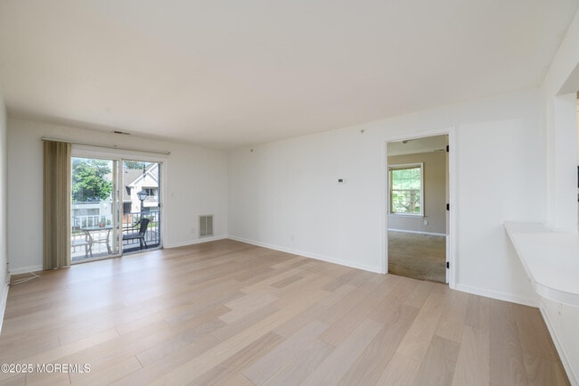 Building Photo - 430 Wedgewood Cir