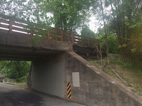 Building Photo - 814 Rich Acres Dr