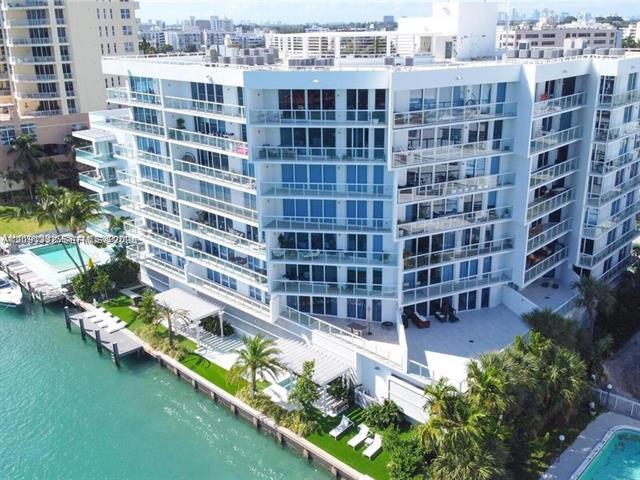 Foto del edificio - 9821 E Bay Harbor Dr