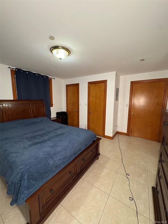 Foto del edificio - 42-28 214th Pl