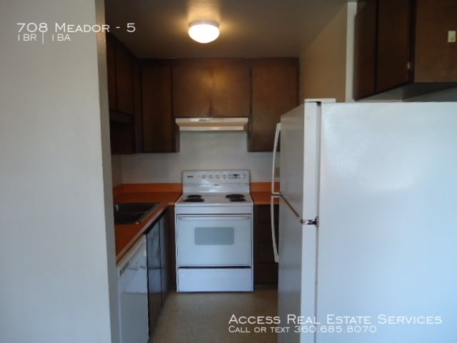 Building Photo - 708 Meador Ave