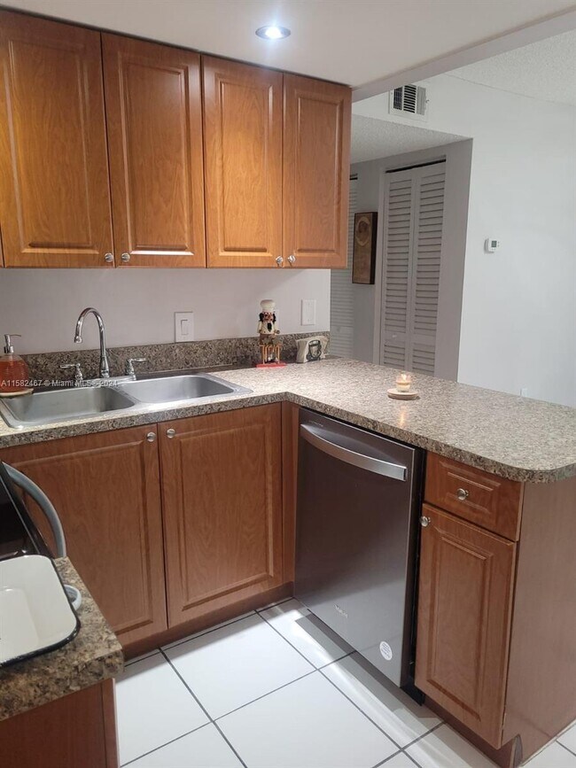 Foto del edificio - 10651 SW 108th Ave