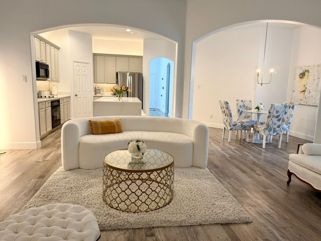 Foto principal - 9402 Grosvenor Pl