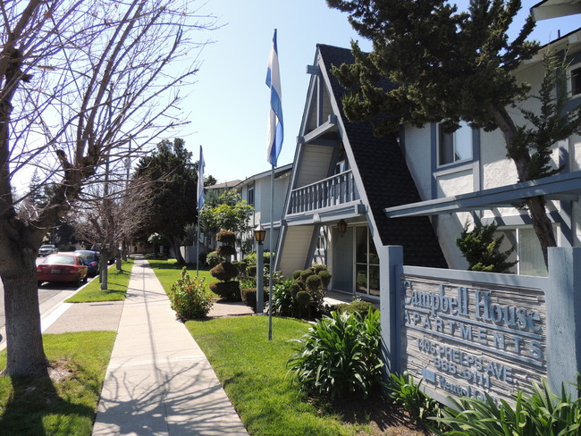 Entrada - Campbell House