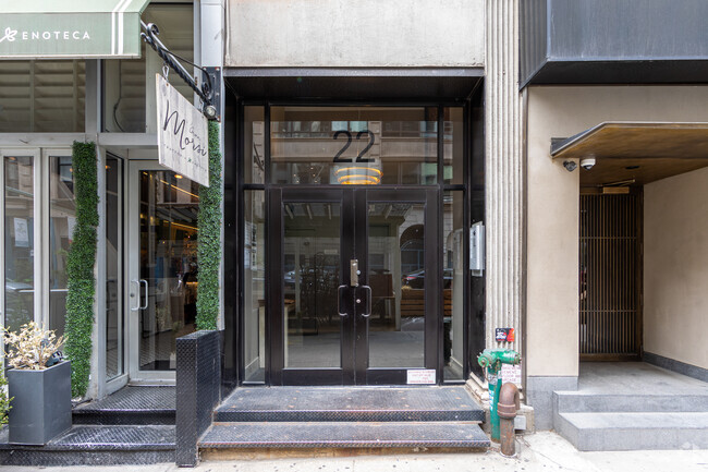 Entrance - 22 Warren St