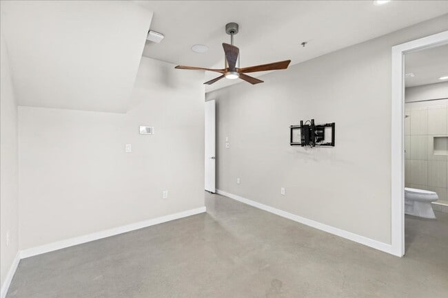 Building Photo - SOJO Crossing Townhomes