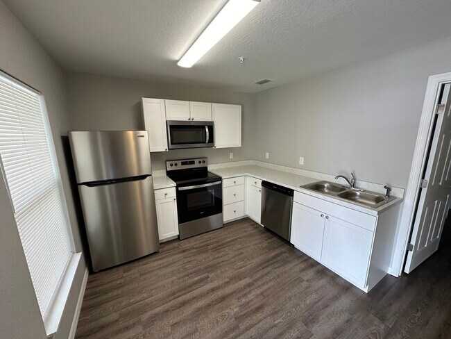 Foto del edificio - 3463 NE 55th Ave