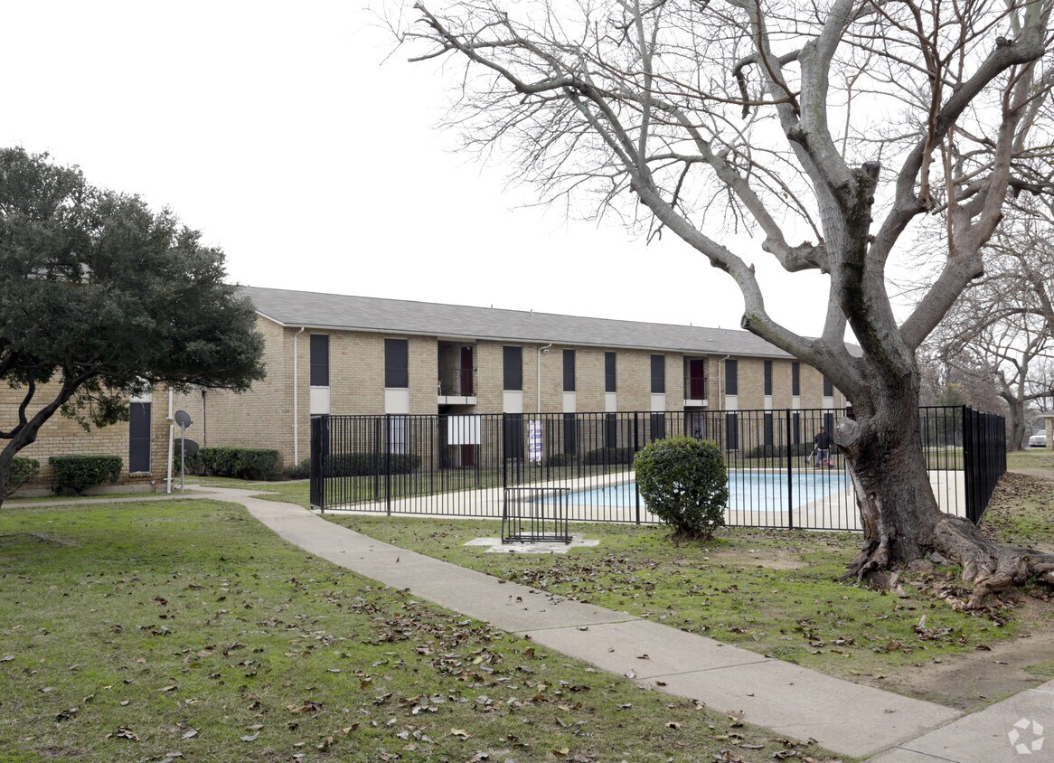 Woodside Flats Apartments Dallas, TX