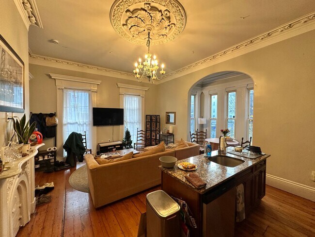Foto del edificio - 130 Hillside St