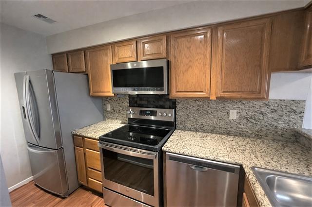 Foto del edificio - 5740 Martel Ave