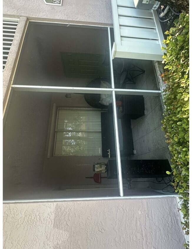 Foto del edificio - 6906 W Sample Rd